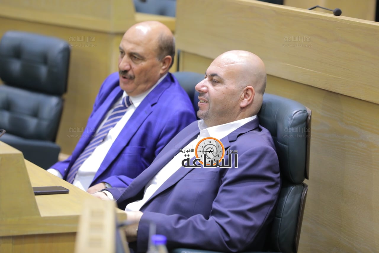 Madar Al-Saa Images 0.587768973458757