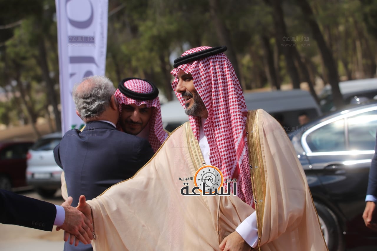 Madar Al-Saa Images 0.3191457467130867