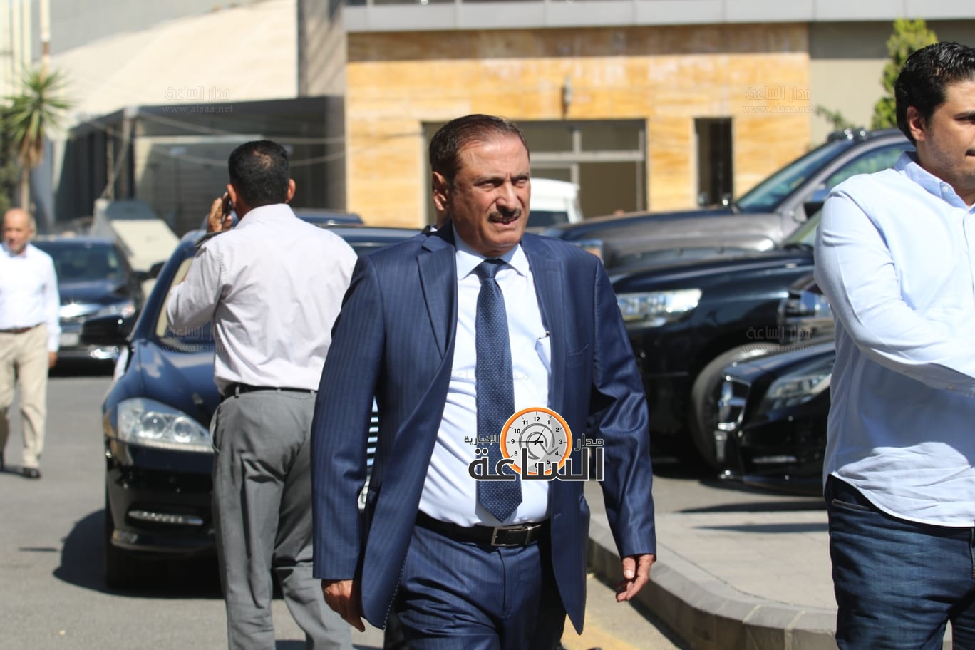 Madar Al-Saa Images 0.6374795554156856