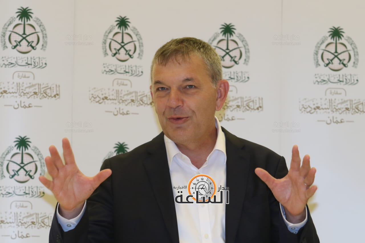 Madar Al-Saa Images 0.38361108172252845