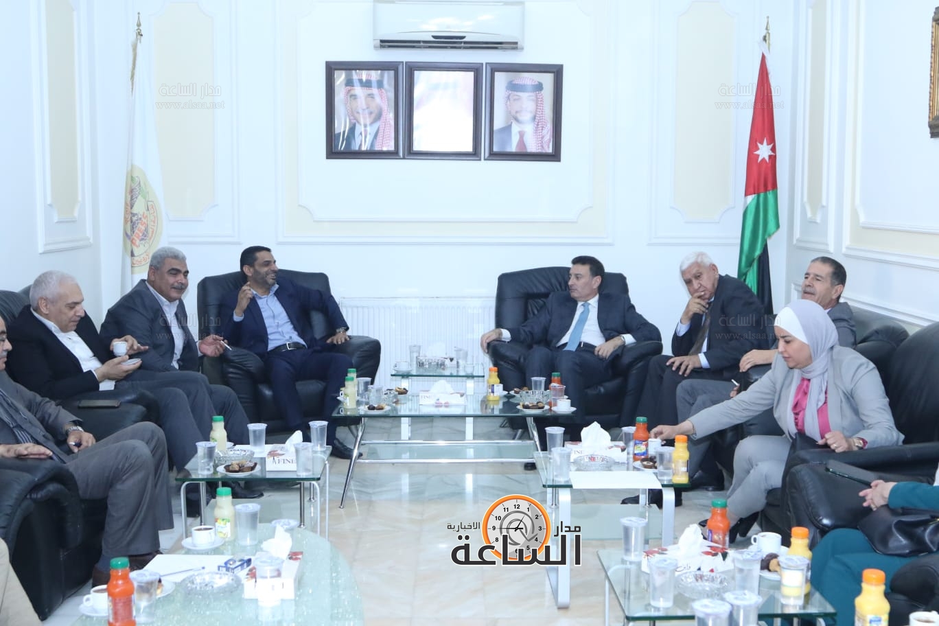 Madar Al-Saa Images 0.9227232812005581