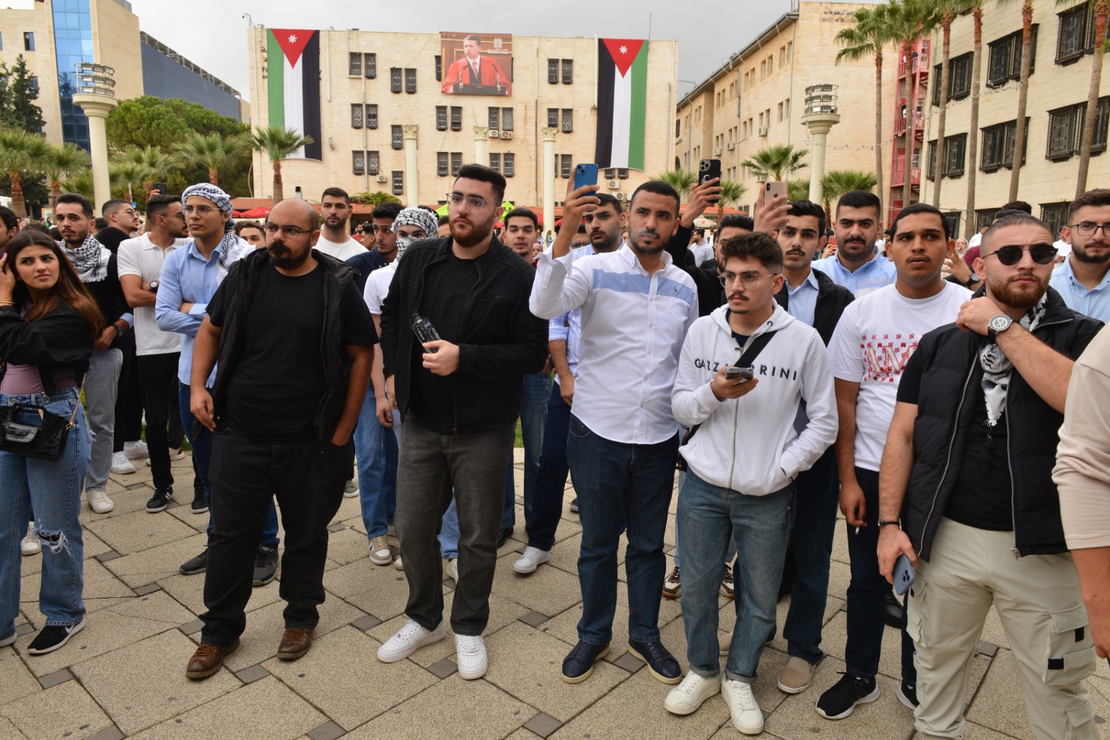 Madar Al-Saa Images 0.9039470666943921