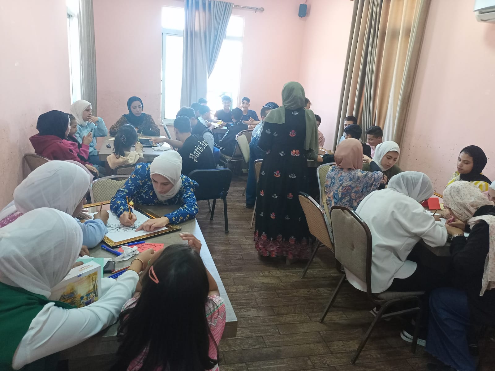 Madar Al-Saa Images 0.45281782944524873