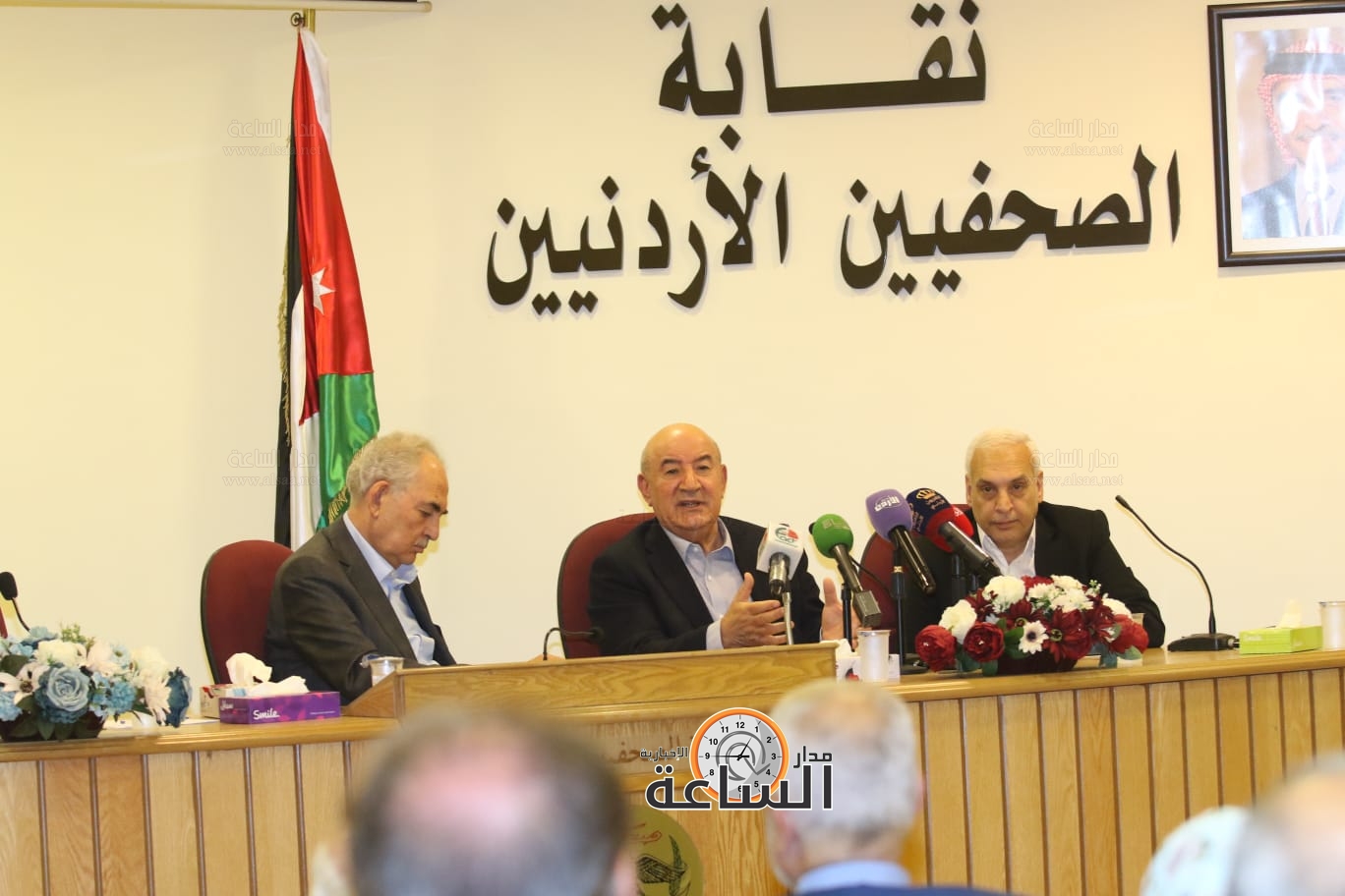 Madar Al-Saa Images 0.22305799063997034