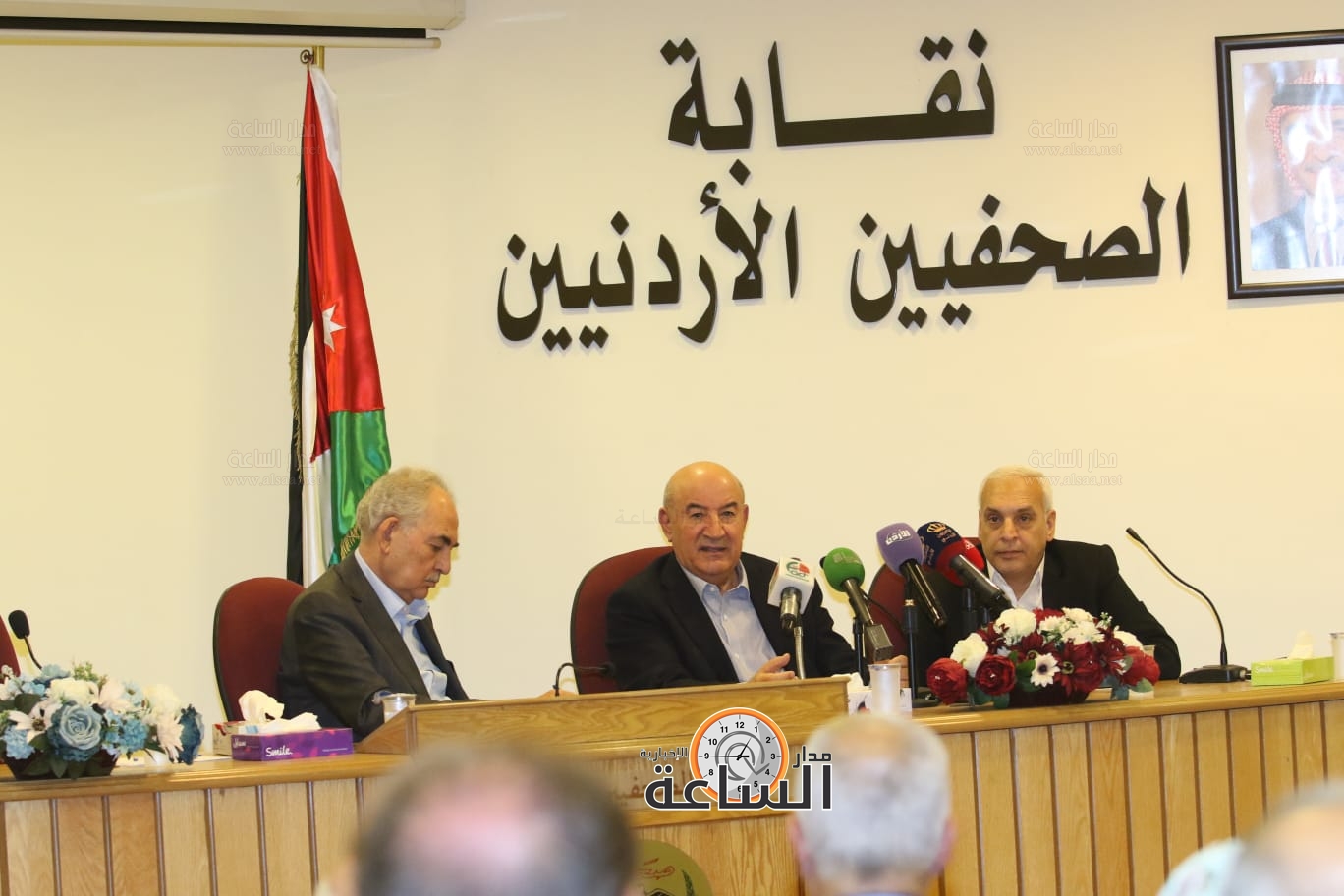 Madar Al-Saa Images 0.5001713804537471