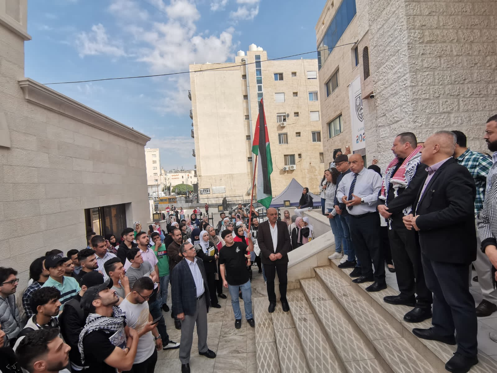 Madar Al-Saa Images 0.7613179029476536