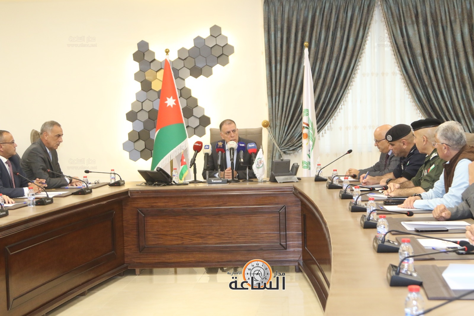 Madar Al-Saa Images 0.9281272589173777