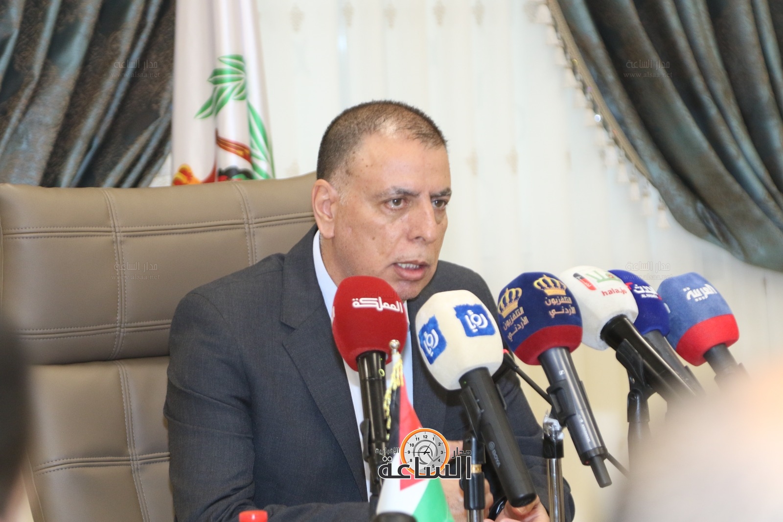 Madar Al-Saa Images 0.13999454026004754