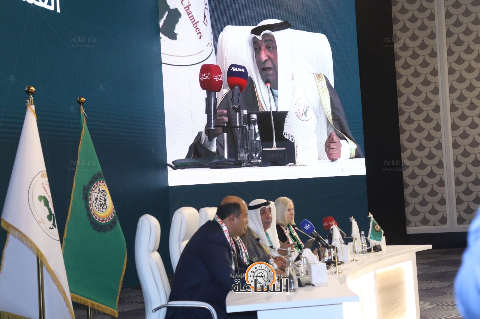 Madar Al-Saa Images 0.7131307550349841