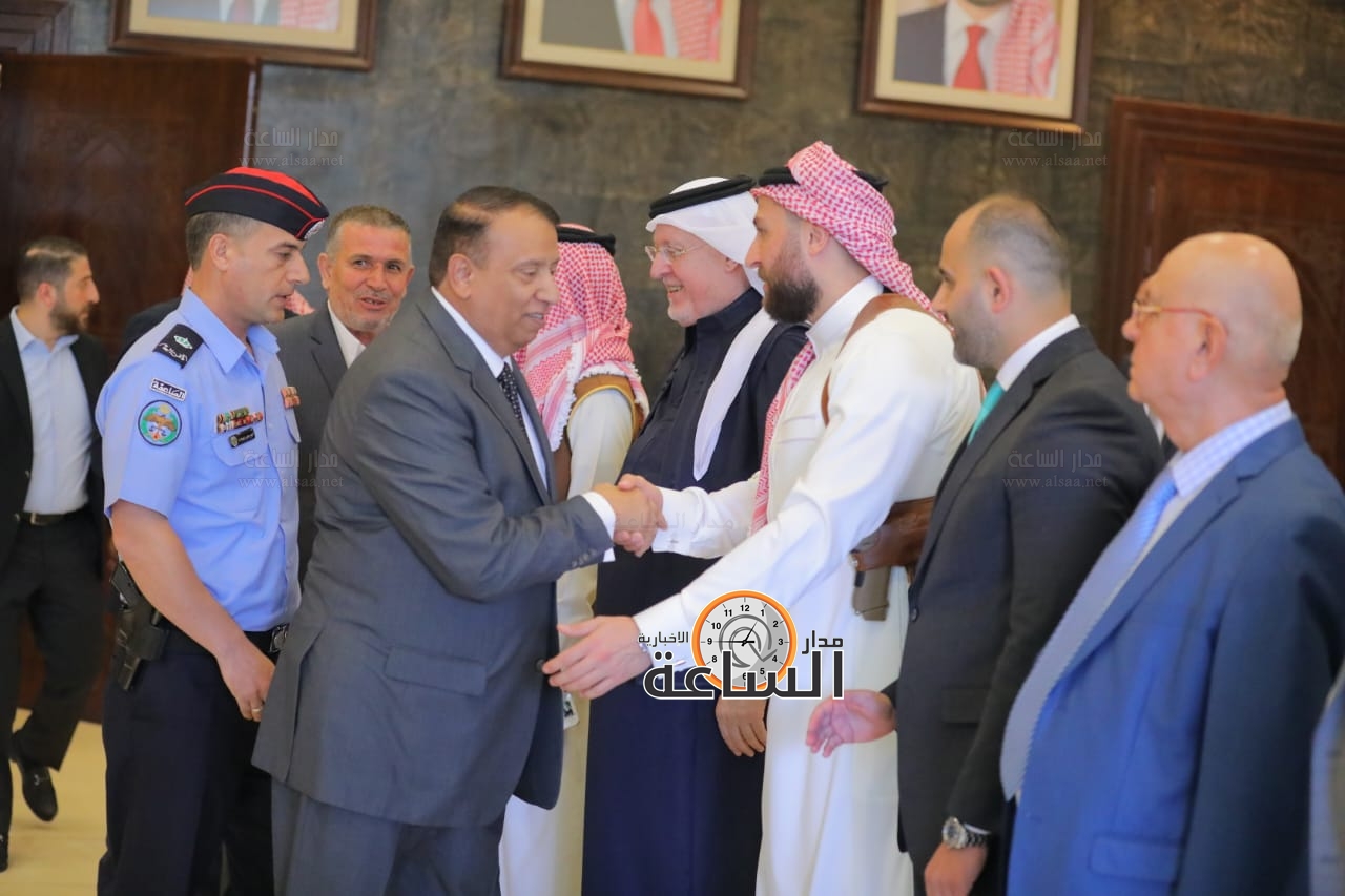 Madar Al-Saa Images 0.6530329130805386