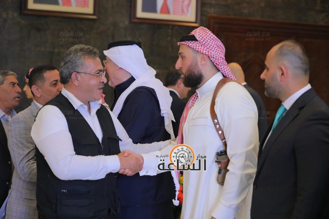 Madar Al-Saa Images 0.9018136096794243