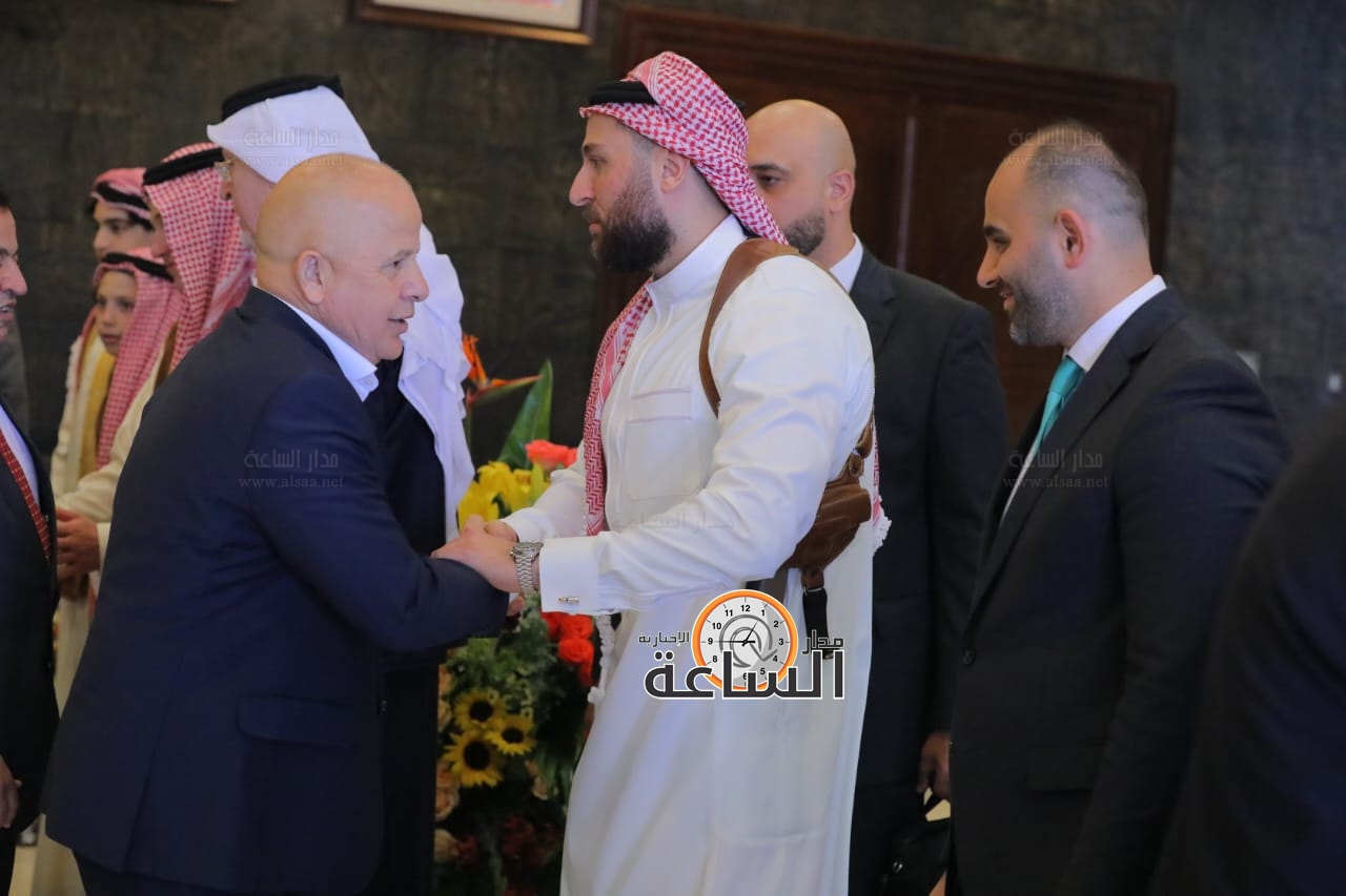 Madar Al-Saa Images 0.37945267397028304