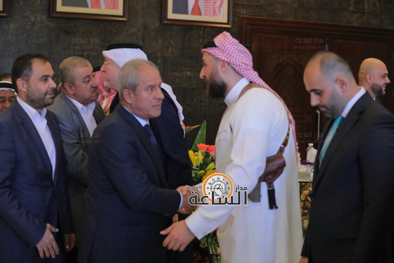 Madar Al-Saa Images 0.9358450686954625