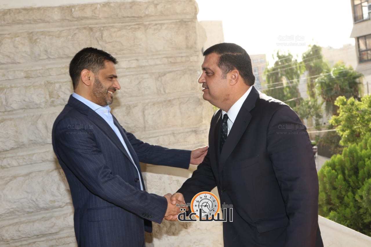 Madar Al-Saa Images 0.6392123234589526