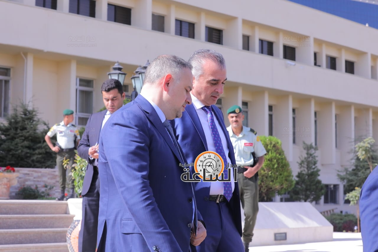 Madar Al-Saa Images 0.46911652475698284