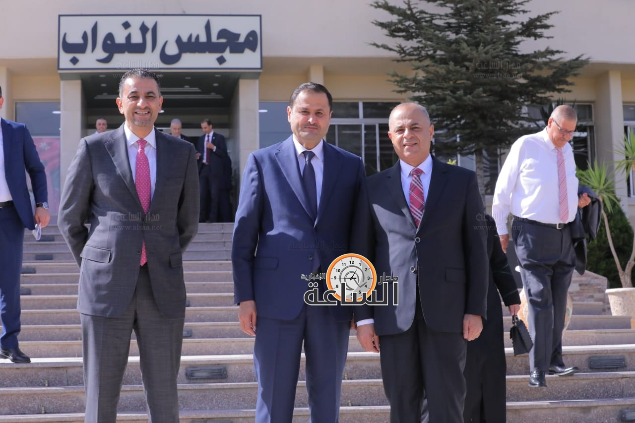 Madar Al-Saa Images 0.6385329843175016