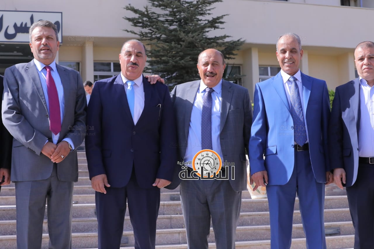 Madar Al-Saa Images 0.8761881218157521