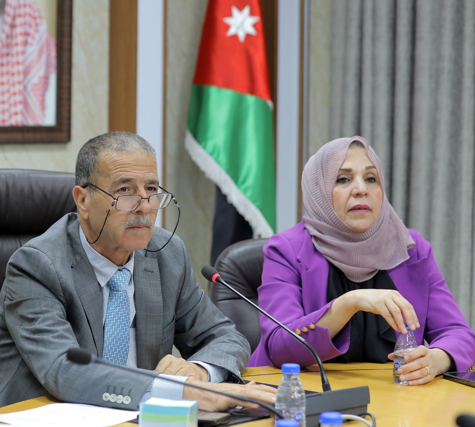 Madar Al-Saa Images 0.4270051135500985