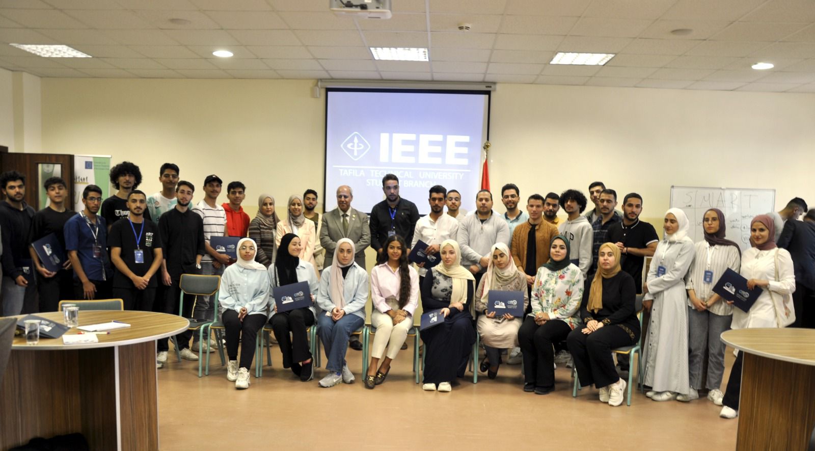 Madar Al-Saa Images 0.15046831577459896