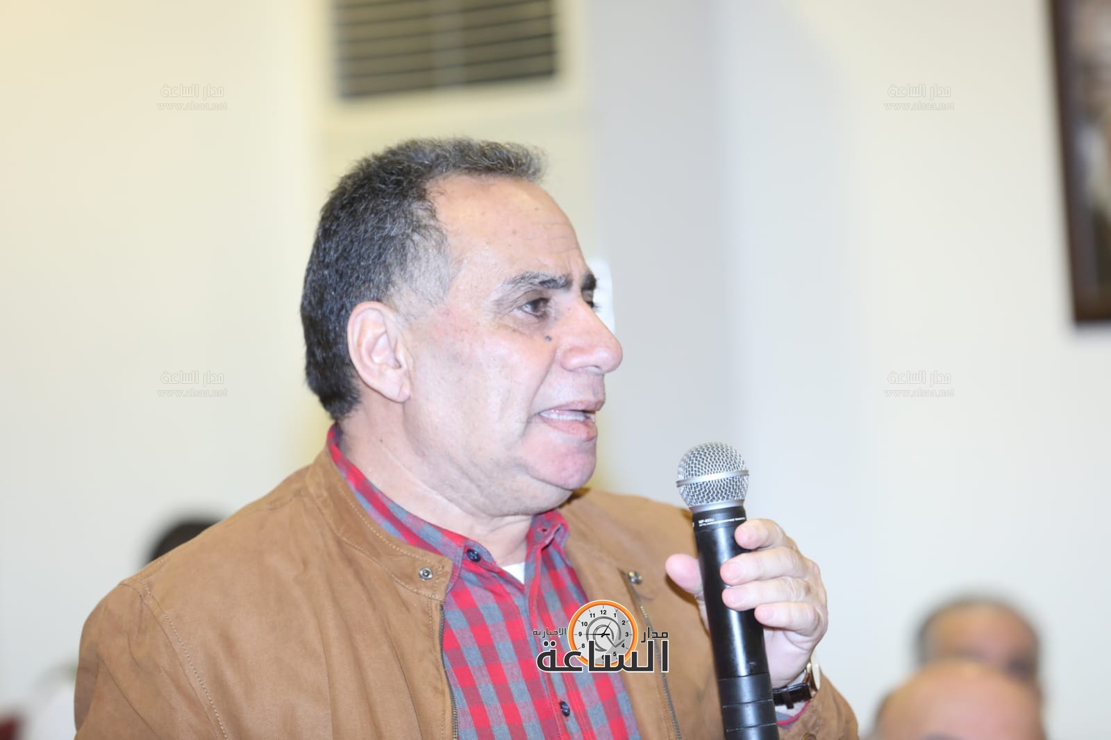 Madar Al-Saa Images 0.8429968667554577