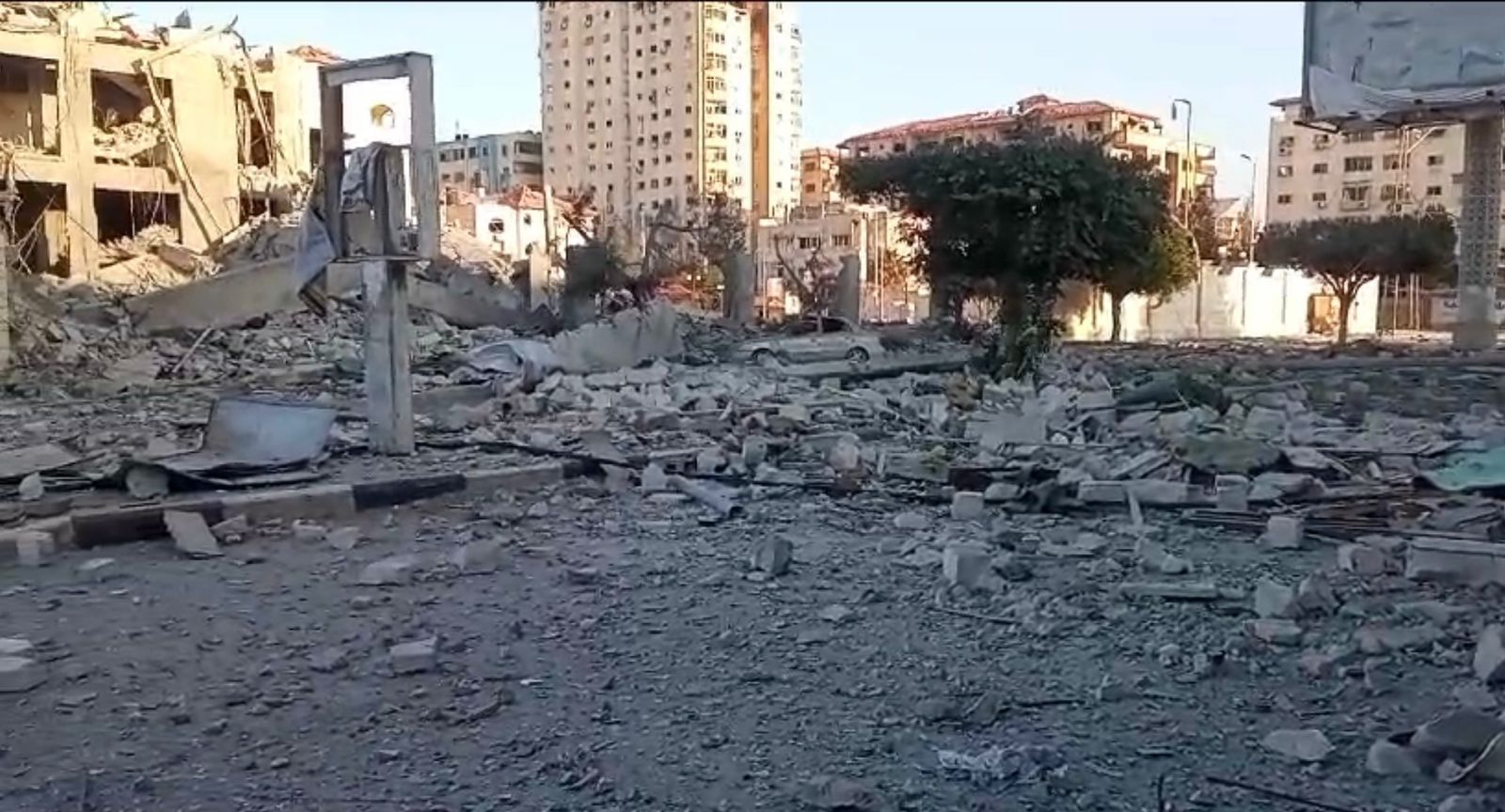 Madar Al-Saa Images 0.547382193574776