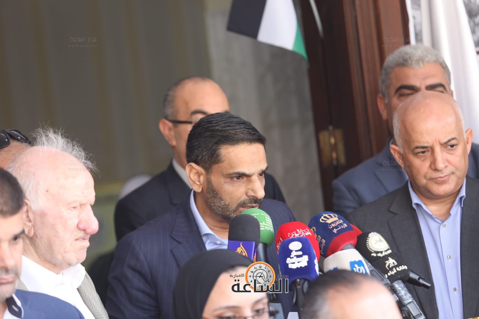 Madar Al-Saa Images 0.3010353777720711