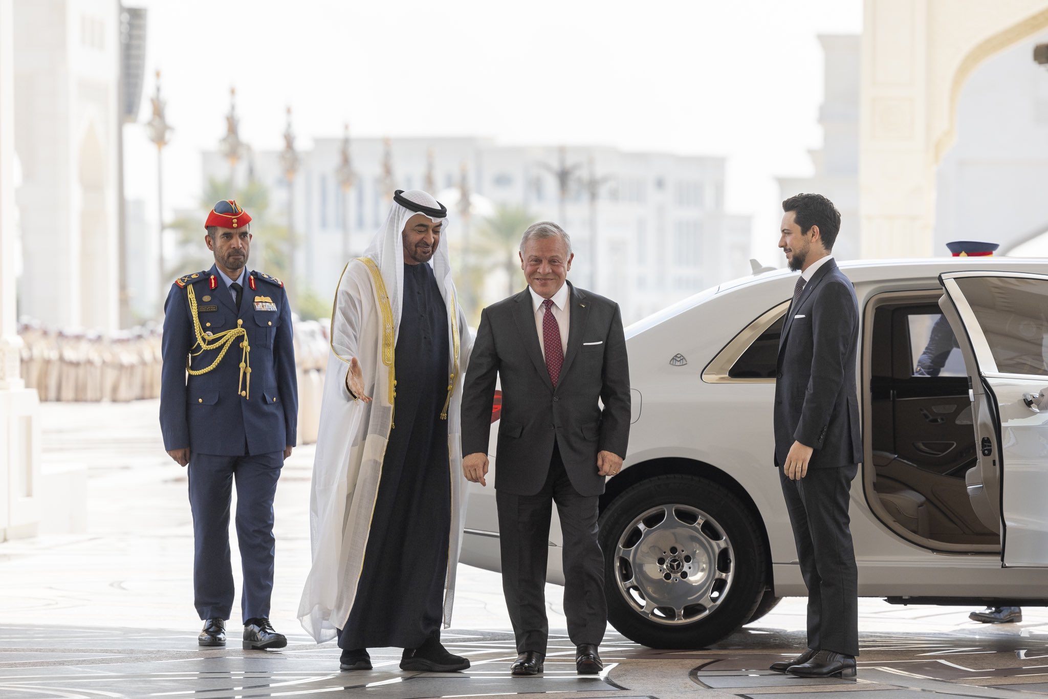 Madar Al-Saa Images 0.008549514197069064