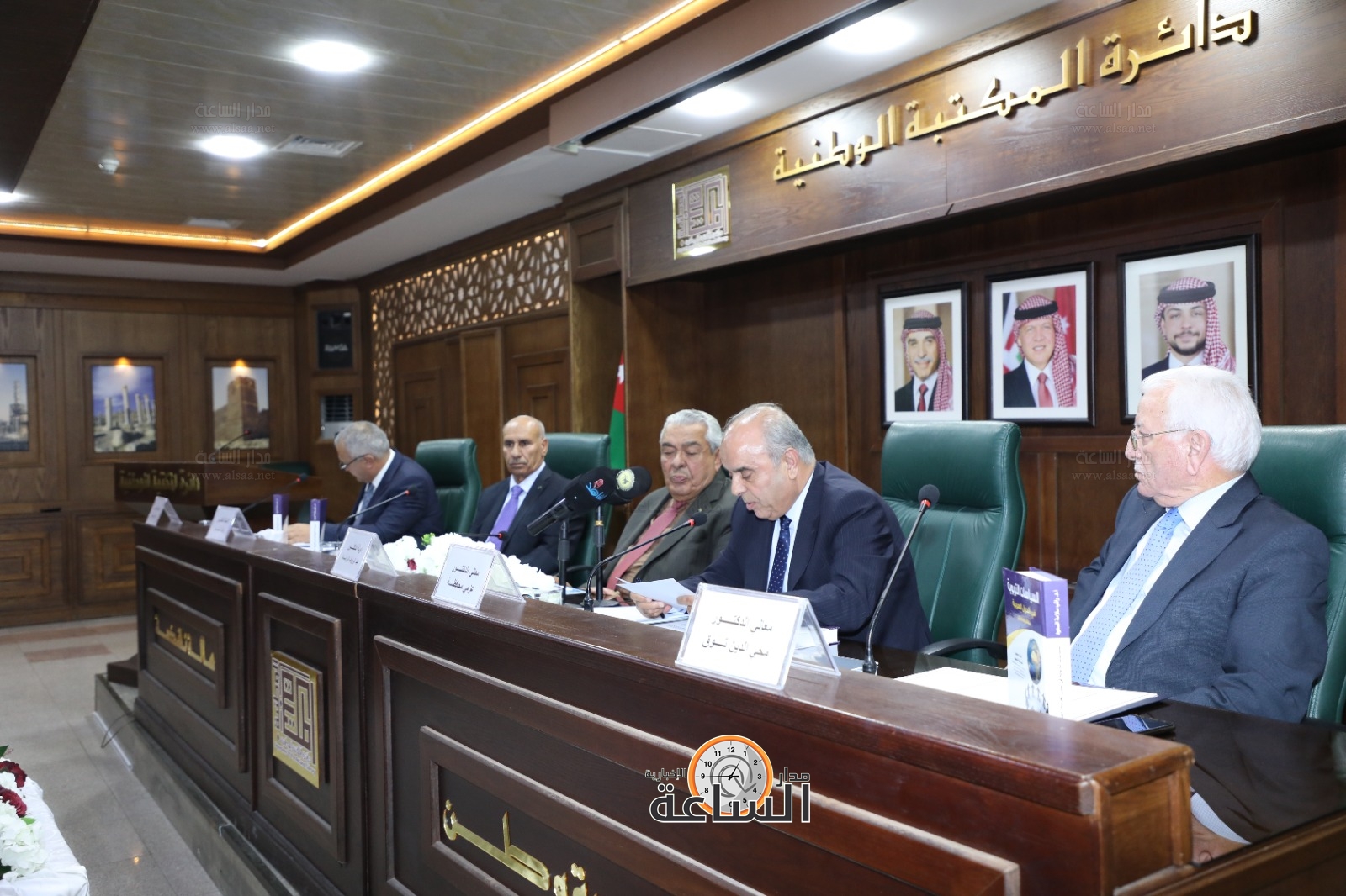 Madar Al-Saa Images 0.4868871654099076