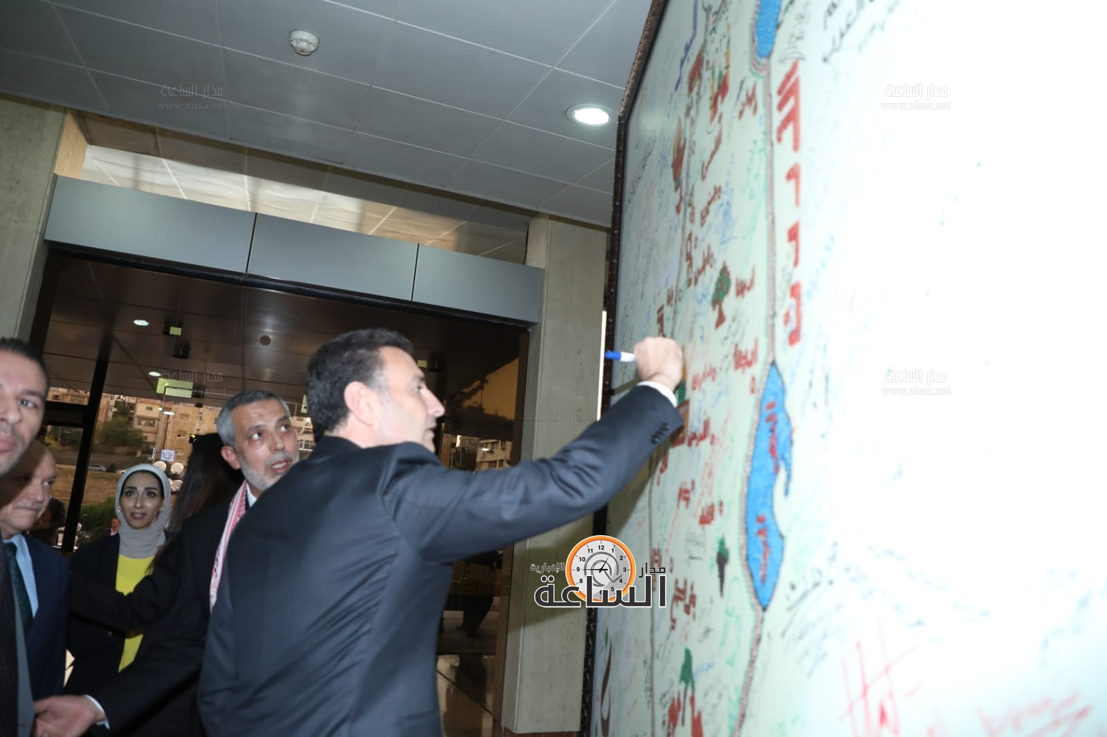 Madar Al-Saa Images 0.13878232653953693