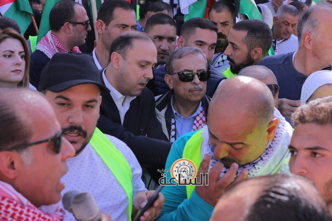 Madar Al-Saa Images 0.38198185520495076