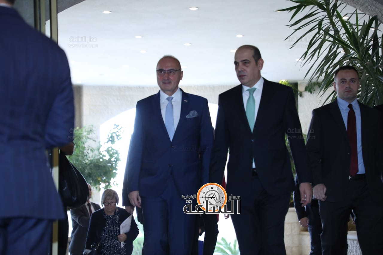 Madar Al-Saa Images 0.40118680498215475