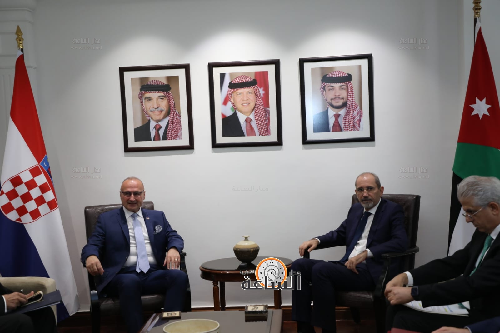 Madar Al-Saa Images 0.8875638735529765