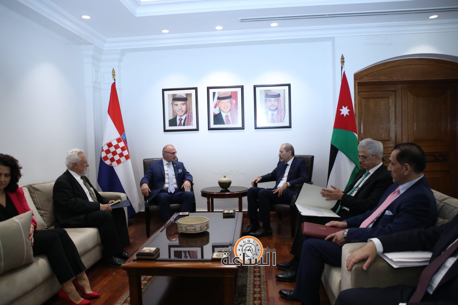 Madar Al-Saa Images 0.462989967885197