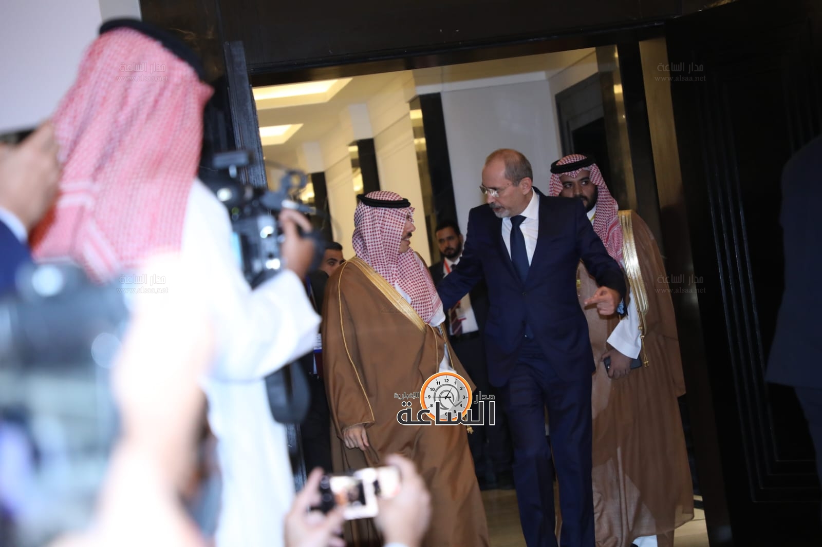 Madar Al-Saa Images 0.6963244225258713