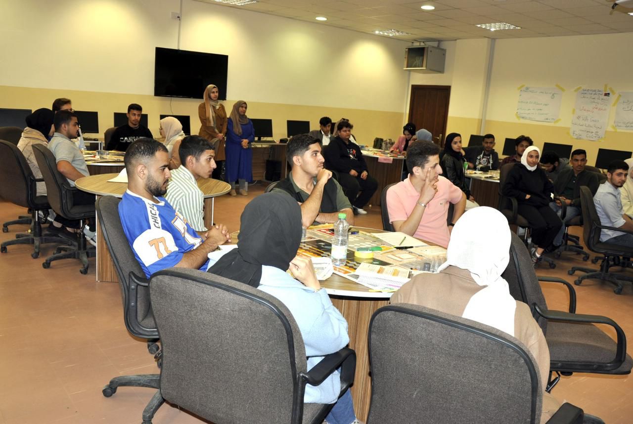 Madar Al-Saa Images 0.7169391402140175