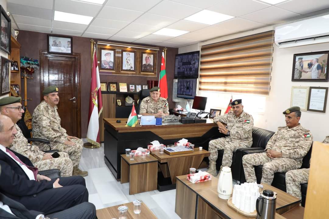 Madar Al-Saa Images 0.6214665184352393