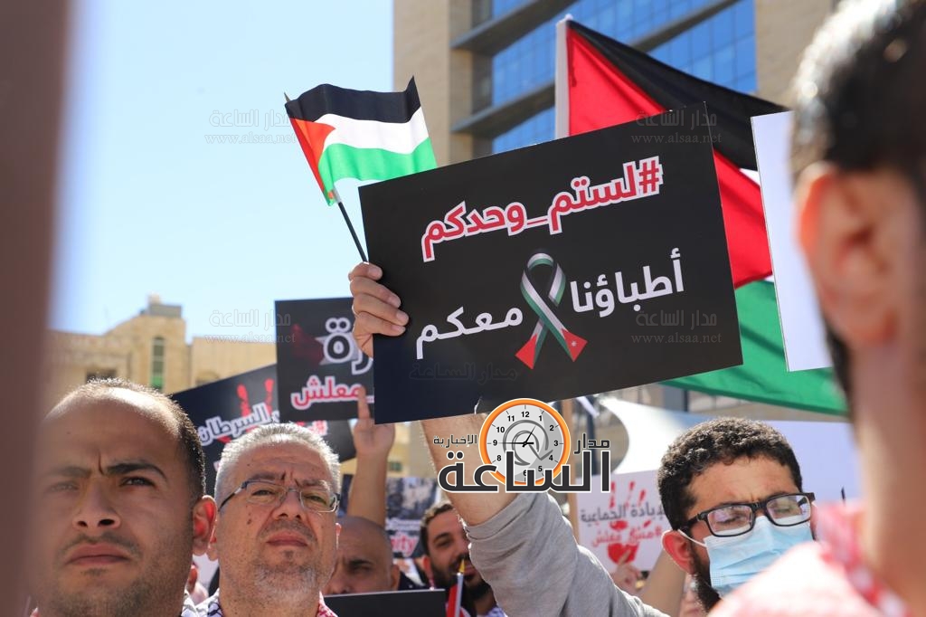 Madar Al-Saa Images 0.9763746719959221