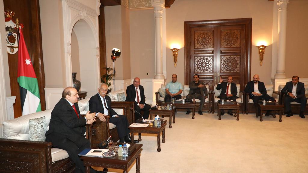 Madar Al-Saa Images 0.16866272970030716