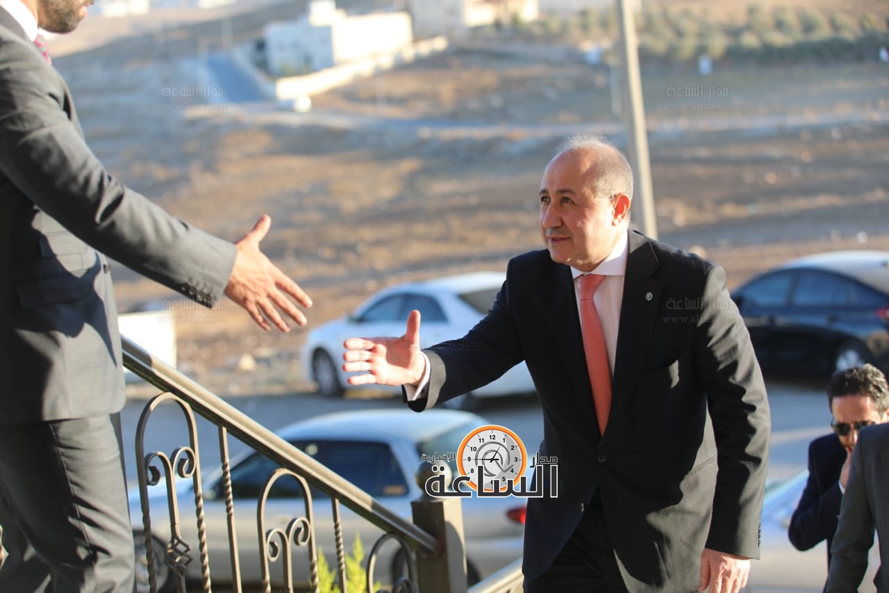 Madar Al-Saa Images 0.8233676567095991