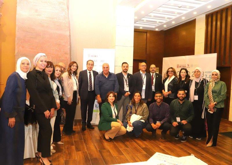 Madar Al-Saa Images 0.6847271335831451