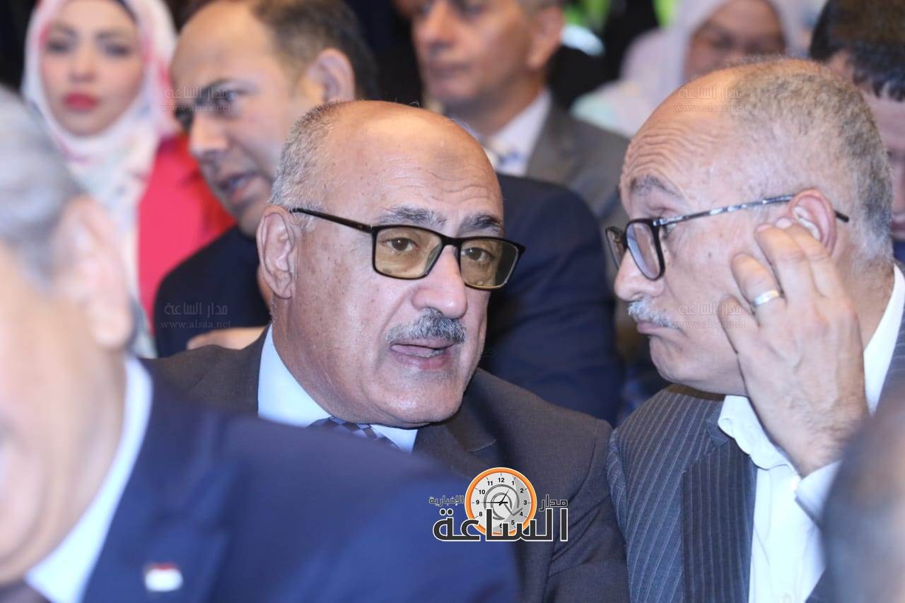 Madar Al-Saa Images 0.9832710834484084