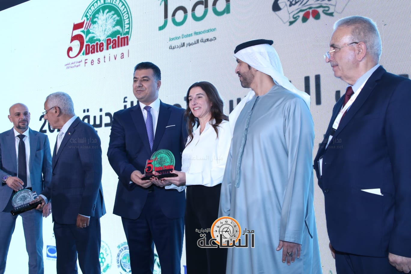 Madar Al-Saa Images 0.42875472983634455