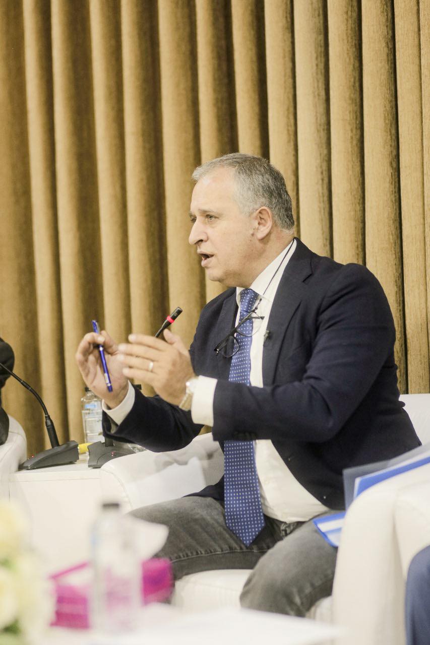 Madar Al-Saa Images 0.5867280455672386