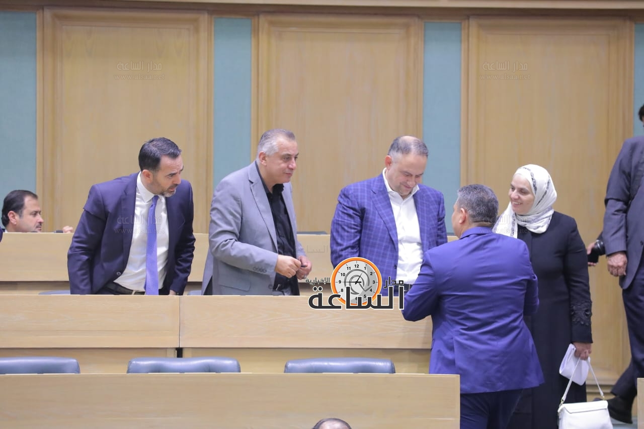 Madar Al-Saa Images 0.8808993229861339