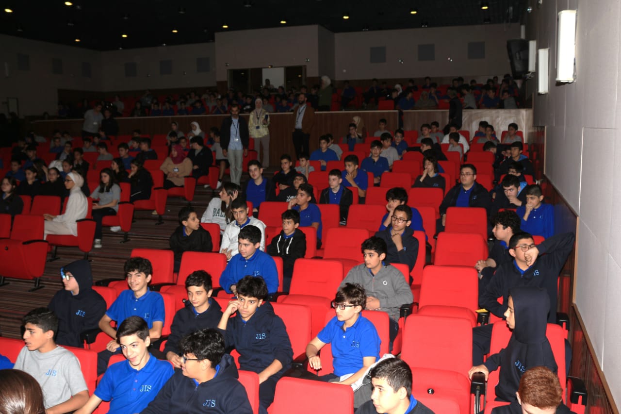 Madar Al-Saa Images 0.7435678291494741