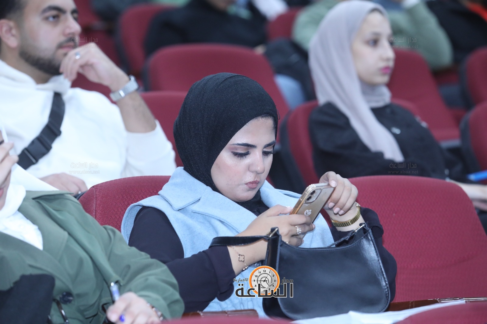 Madar Al-Saa Images 0.4437043541865582