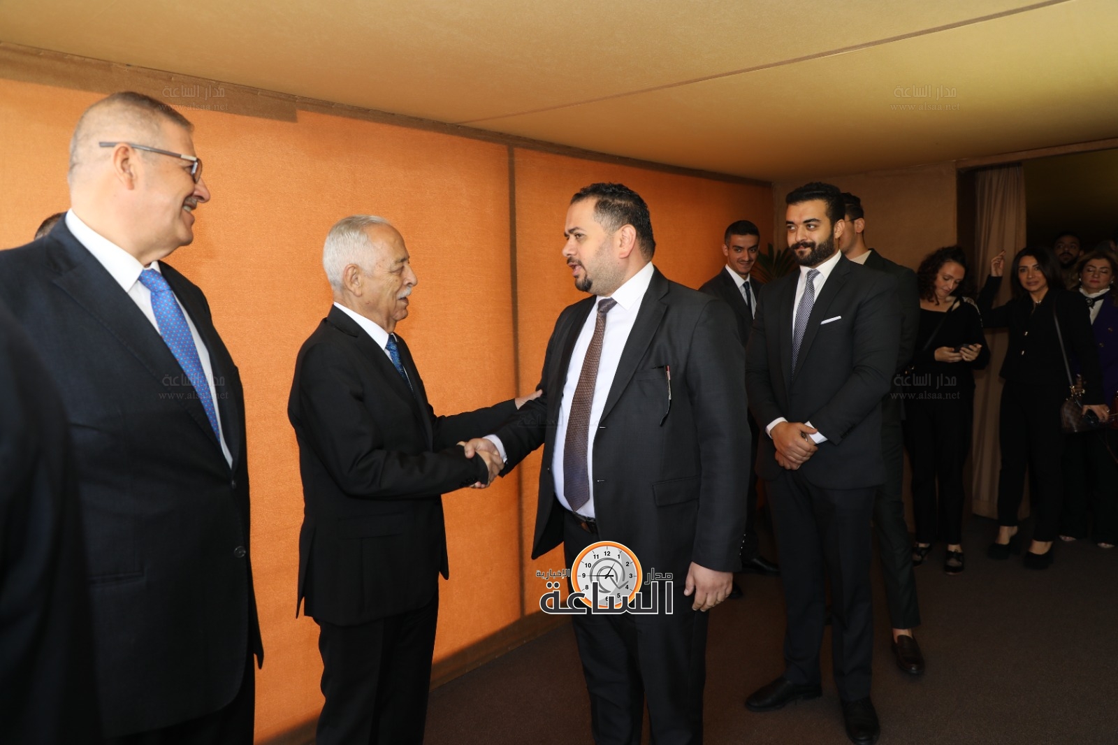 Madar Al-Saa Images 0.02554152826172884