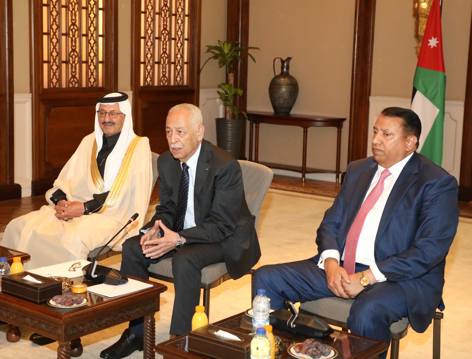 Madar Al-Saa Images 0.21440237714449228