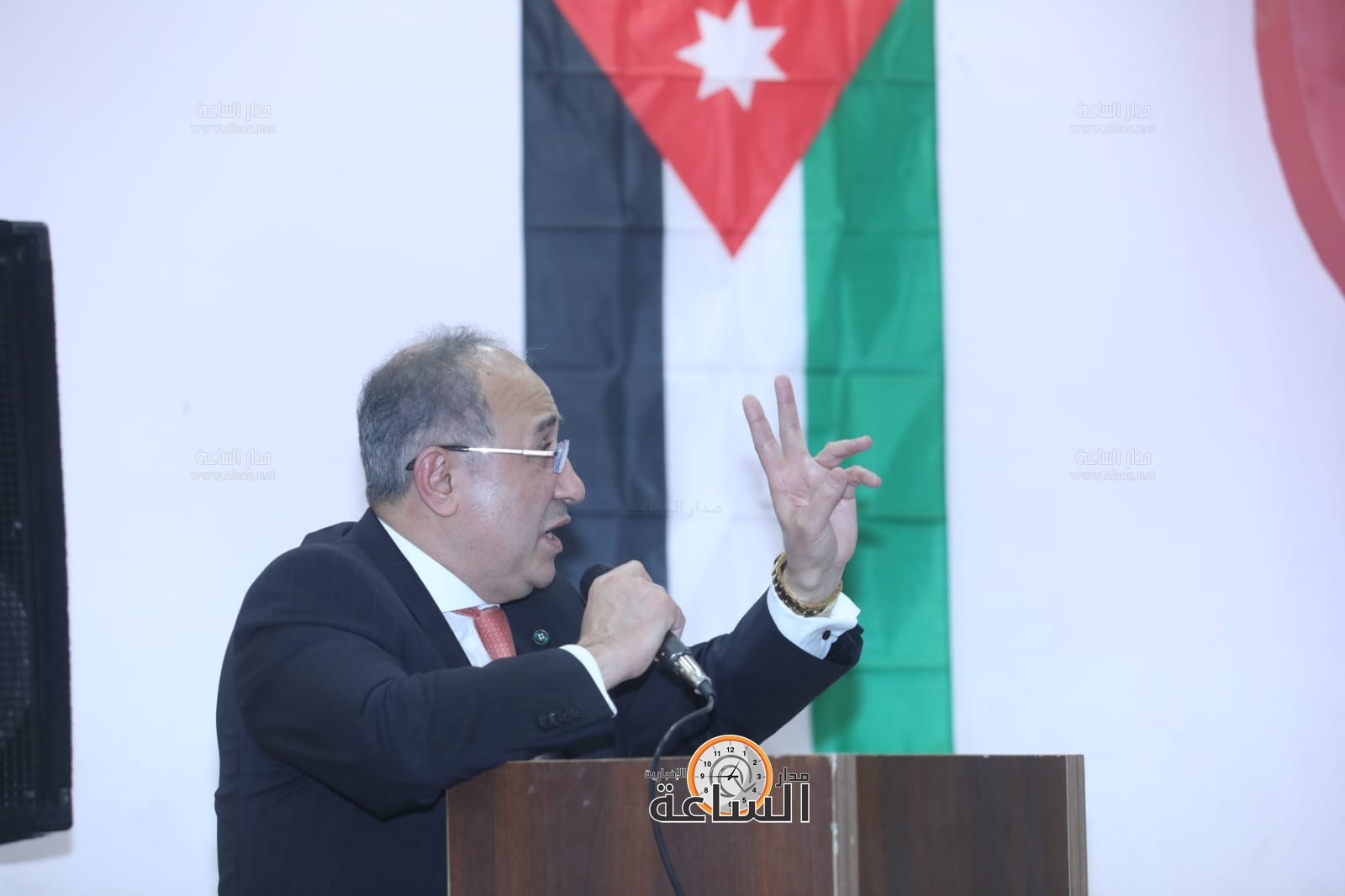 Madar Al-Saa Images 0.29386549674445117