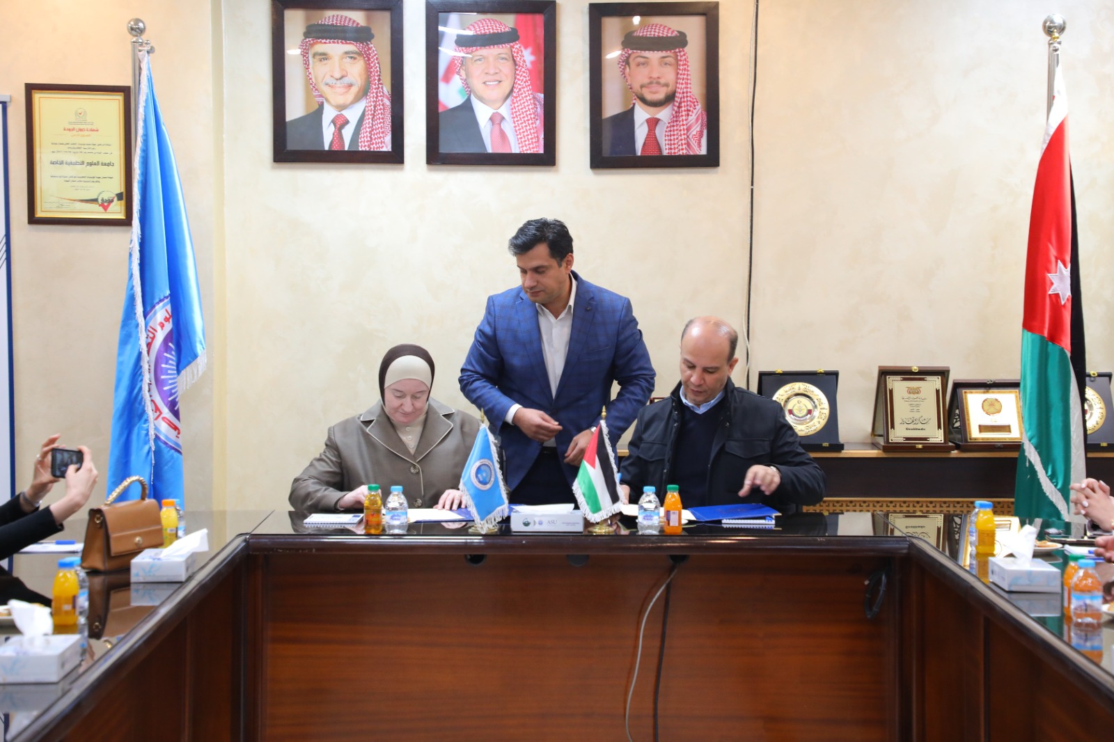 Madar Al-Saa Images 0.40173236492426656